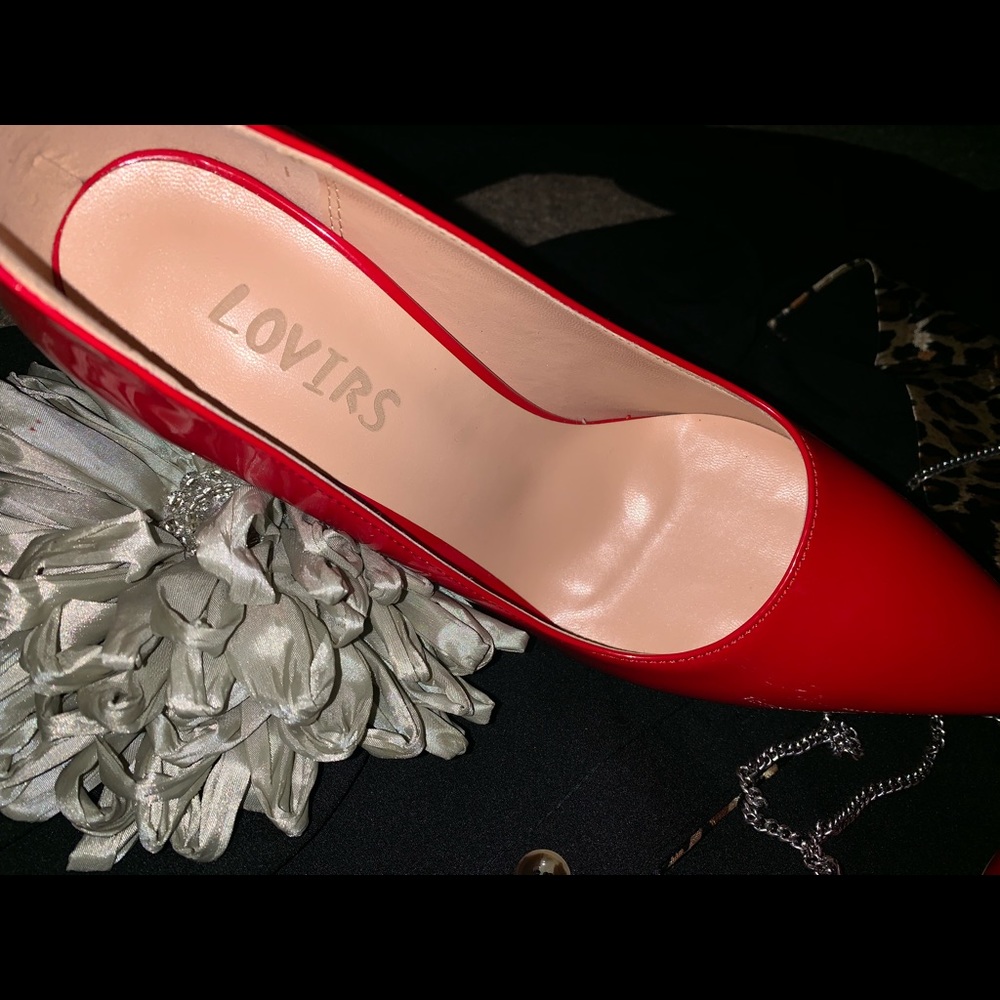 Red Pumps - Picture 4 of 8
